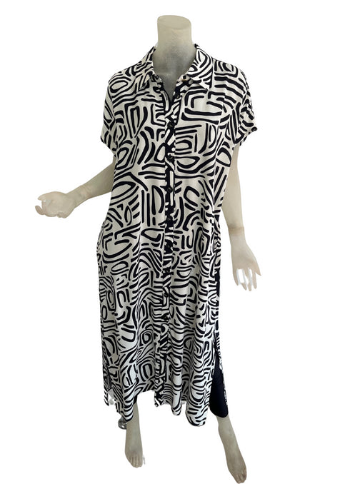 Robe noire et écrue